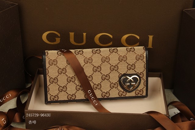 GUCCIְ36823