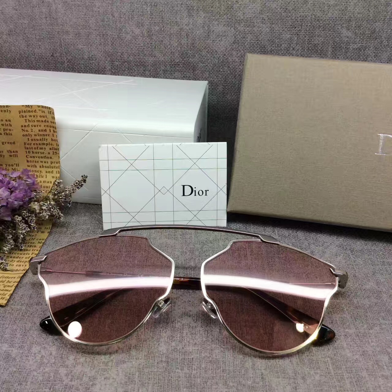 Dior  ع͸Ƭݻߵԭ Ůʿī
